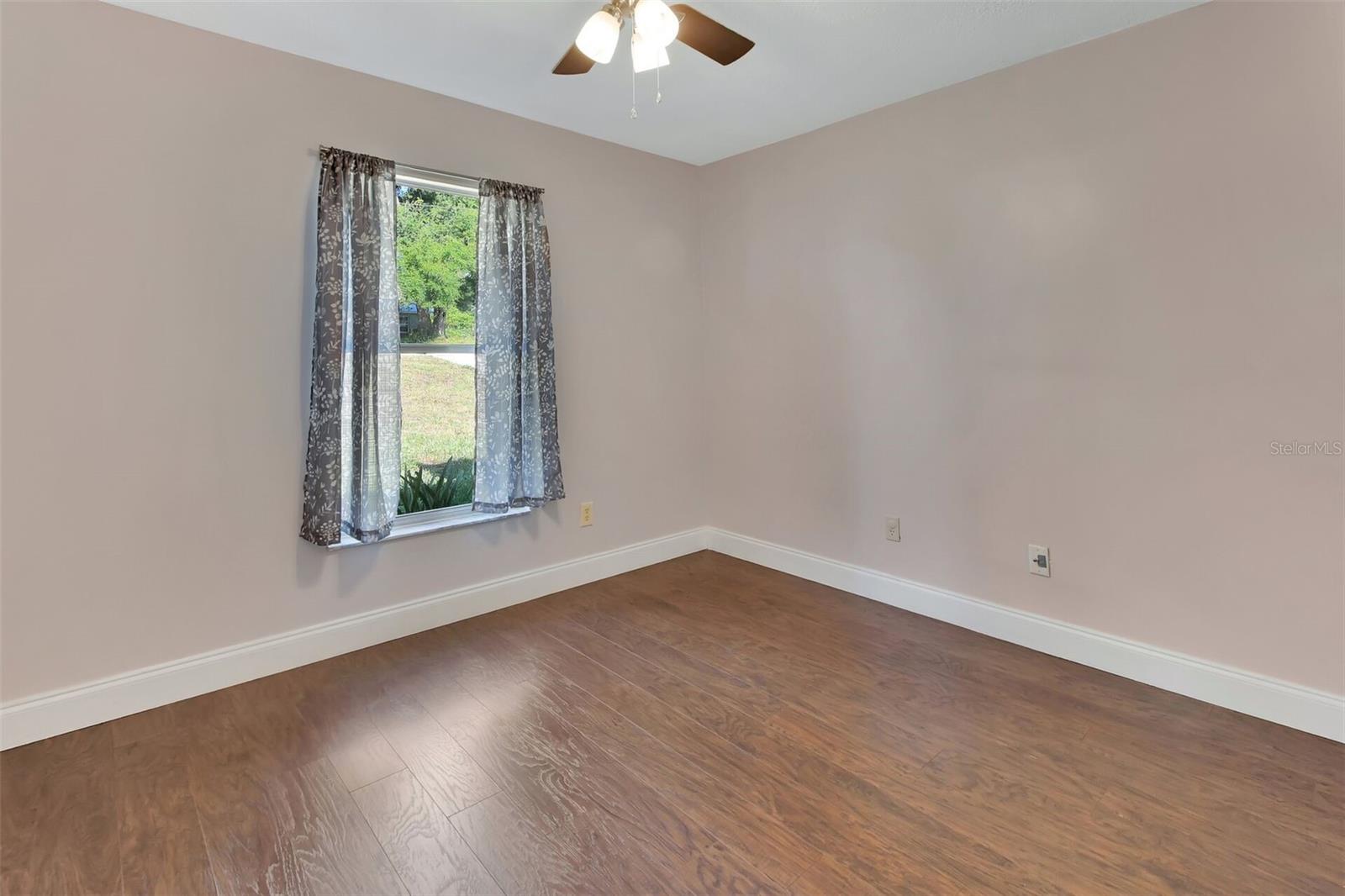 Image 19 of 31 For 1562 Monroe Street