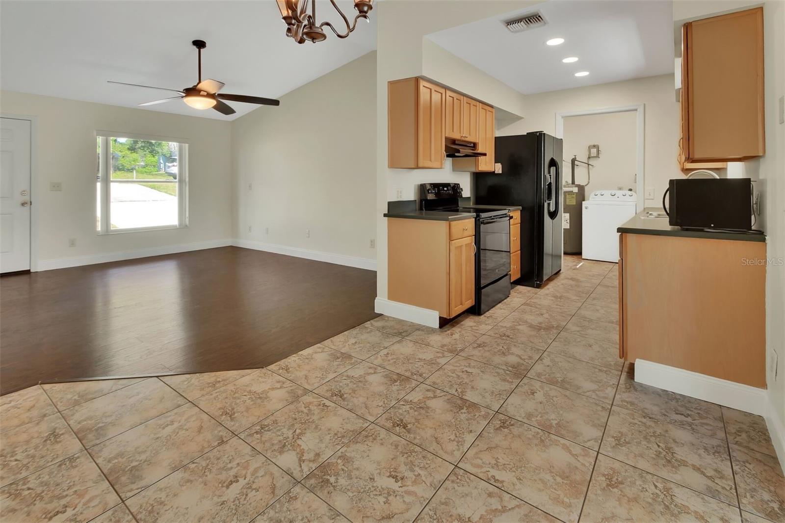 Image 4 of 31 For 1562 Monroe Street