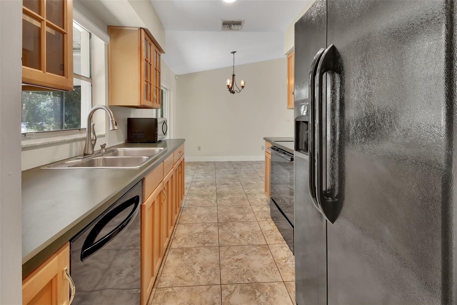 Image 9 of 31 For 1562 Monroe Street