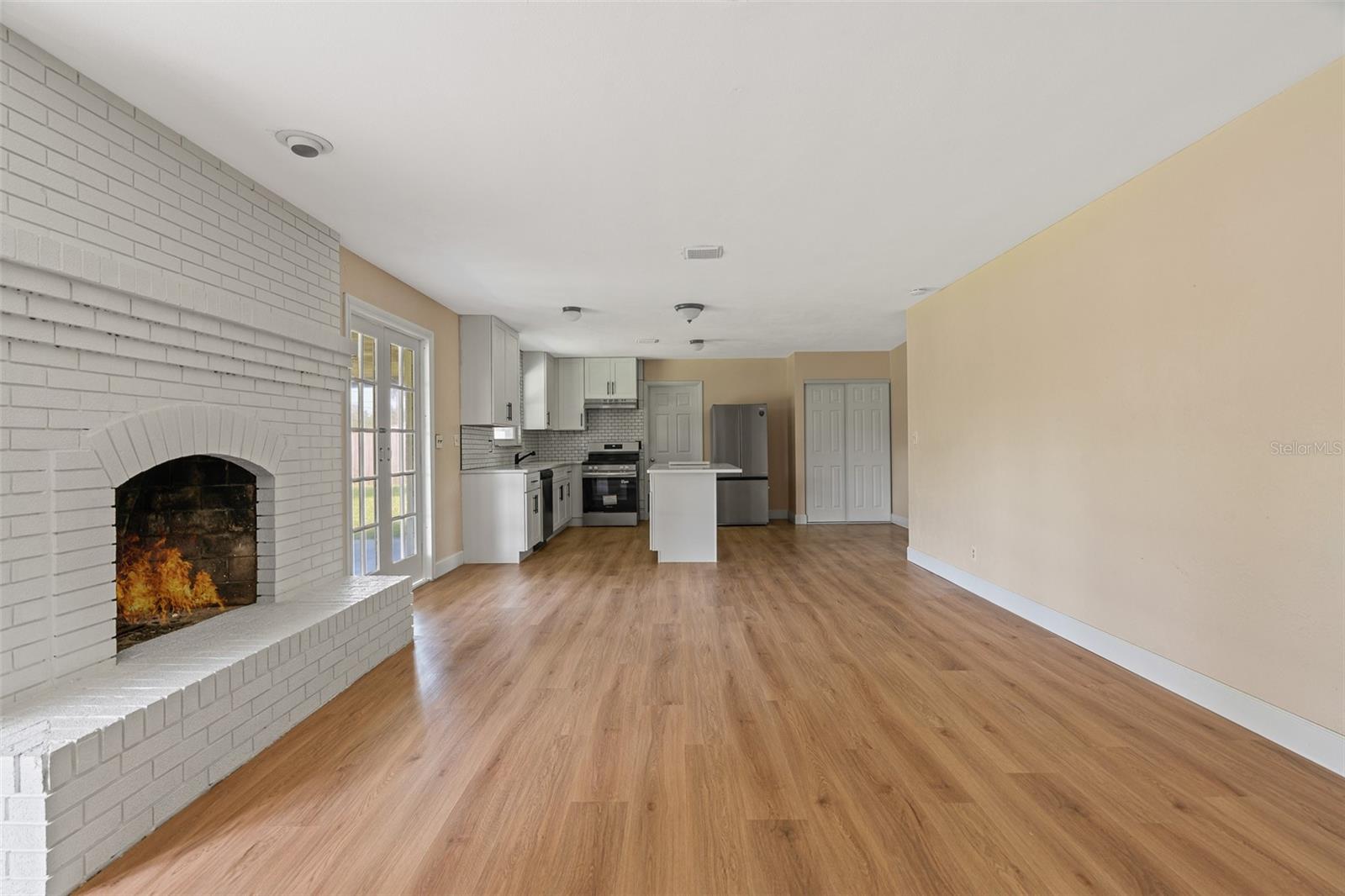 Image 18 of 28 For 825 Wells Drive