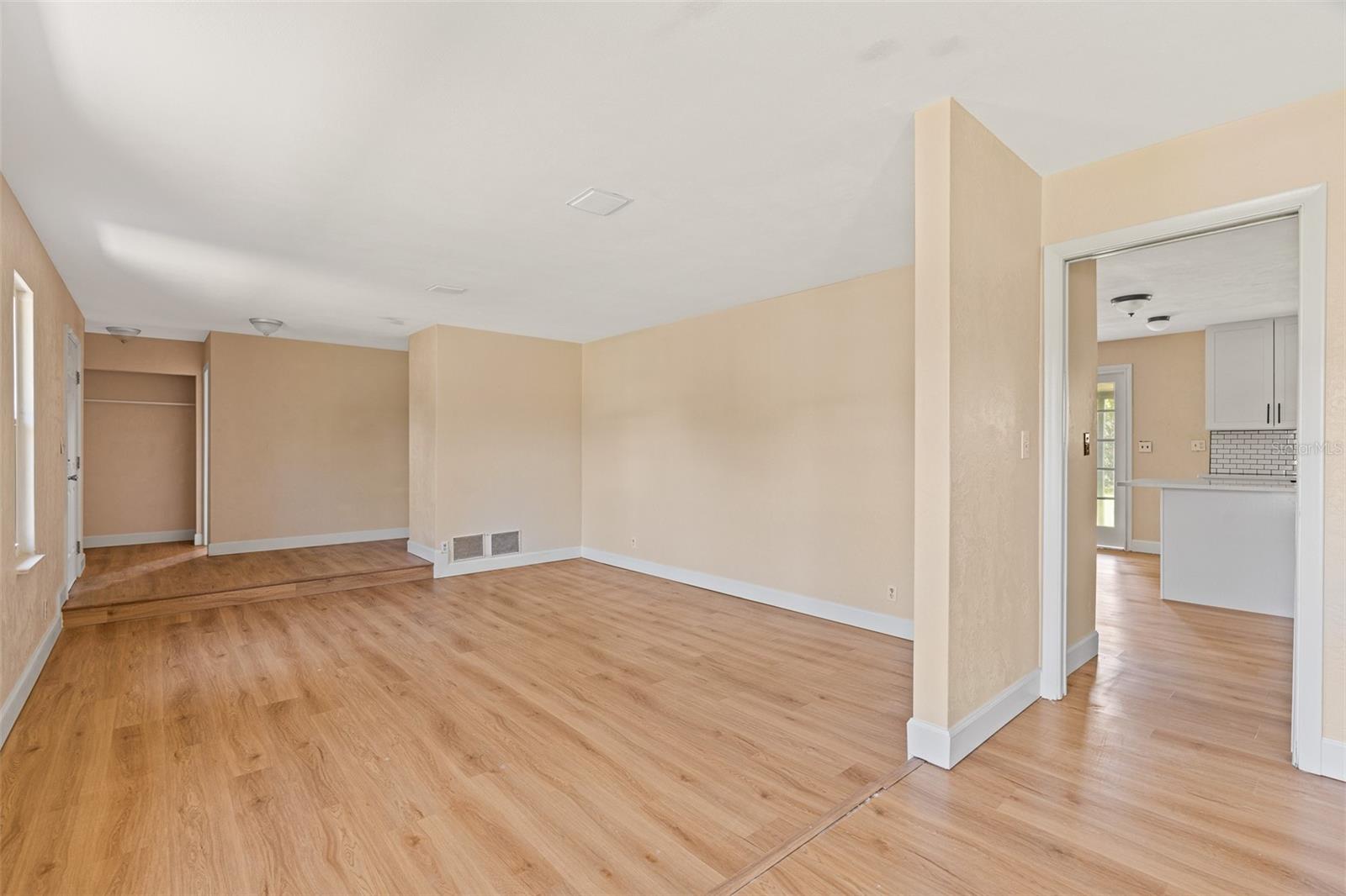 Image 7 of 28 For 825 Wells Drive