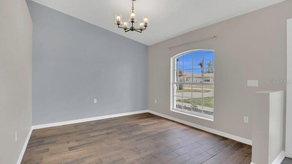 Image 11 of 33 For 1194 Balfour Drive