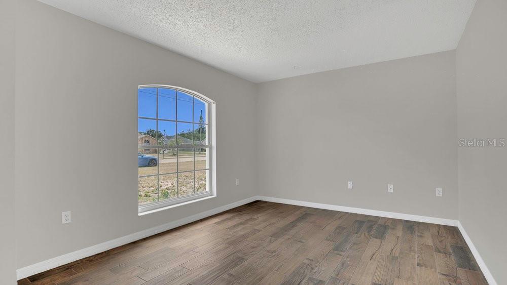 Image 16 of 33 For 1194 Balfour Drive