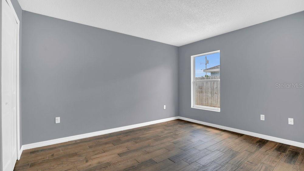 Image 17 of 33 For 1194 Balfour Drive