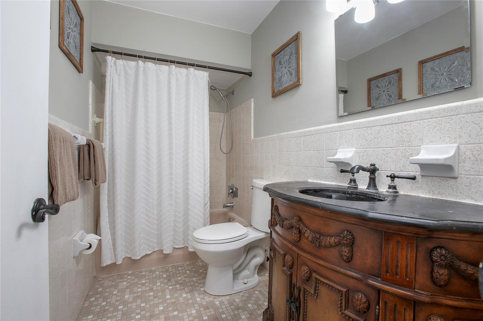 Image 17 of 24 For 2842 English Drive