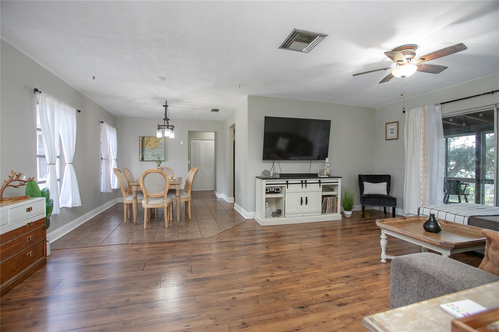 Image 6 of 24 For 2842 English Drive