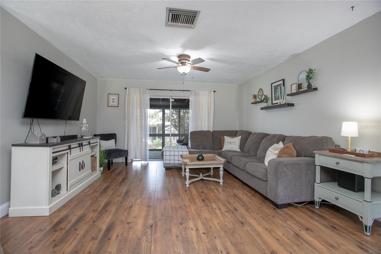 Image 7 of 24 For 2842 English Drive