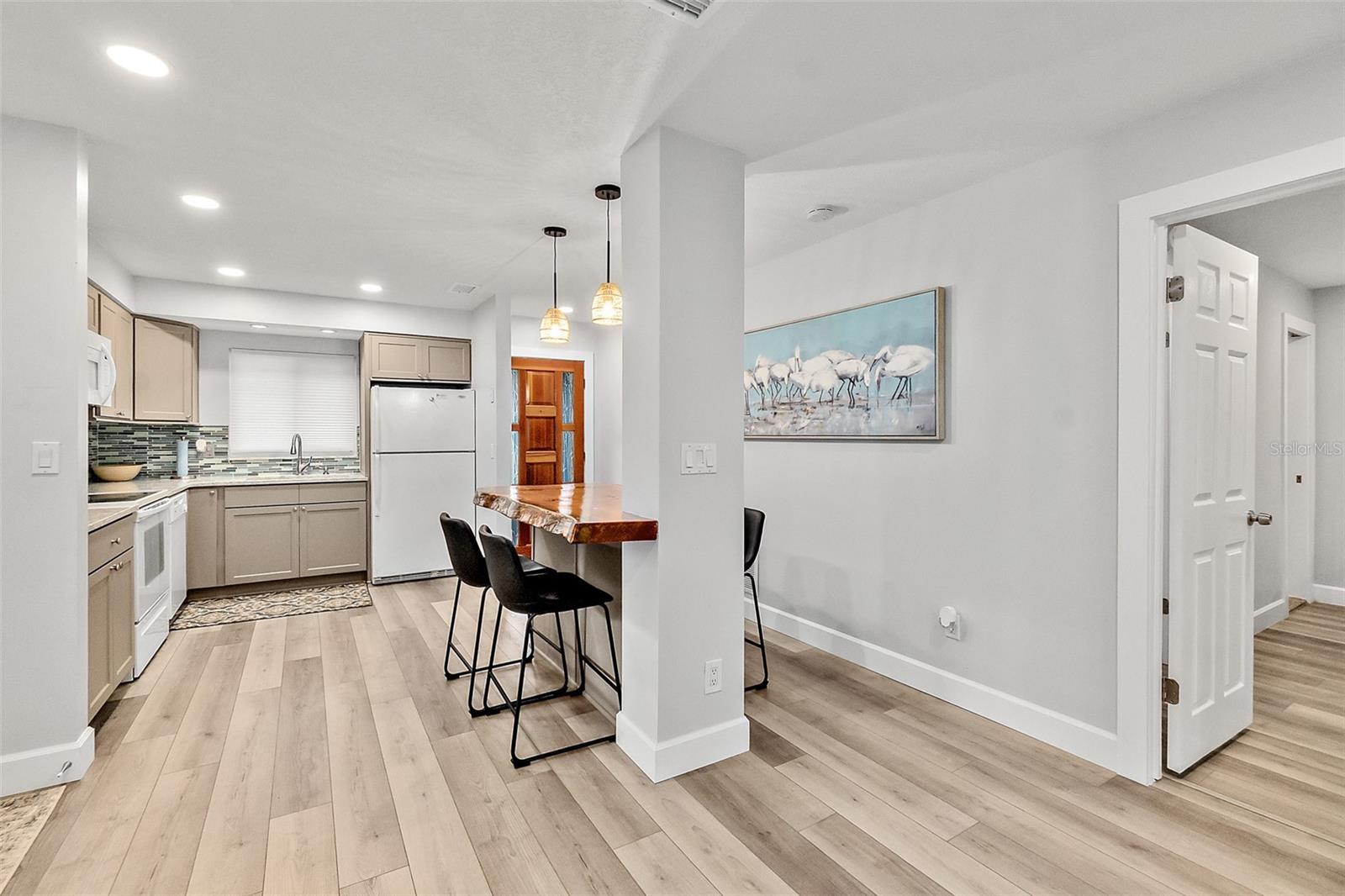 Image 2 of 38 For 809 14th Avenue