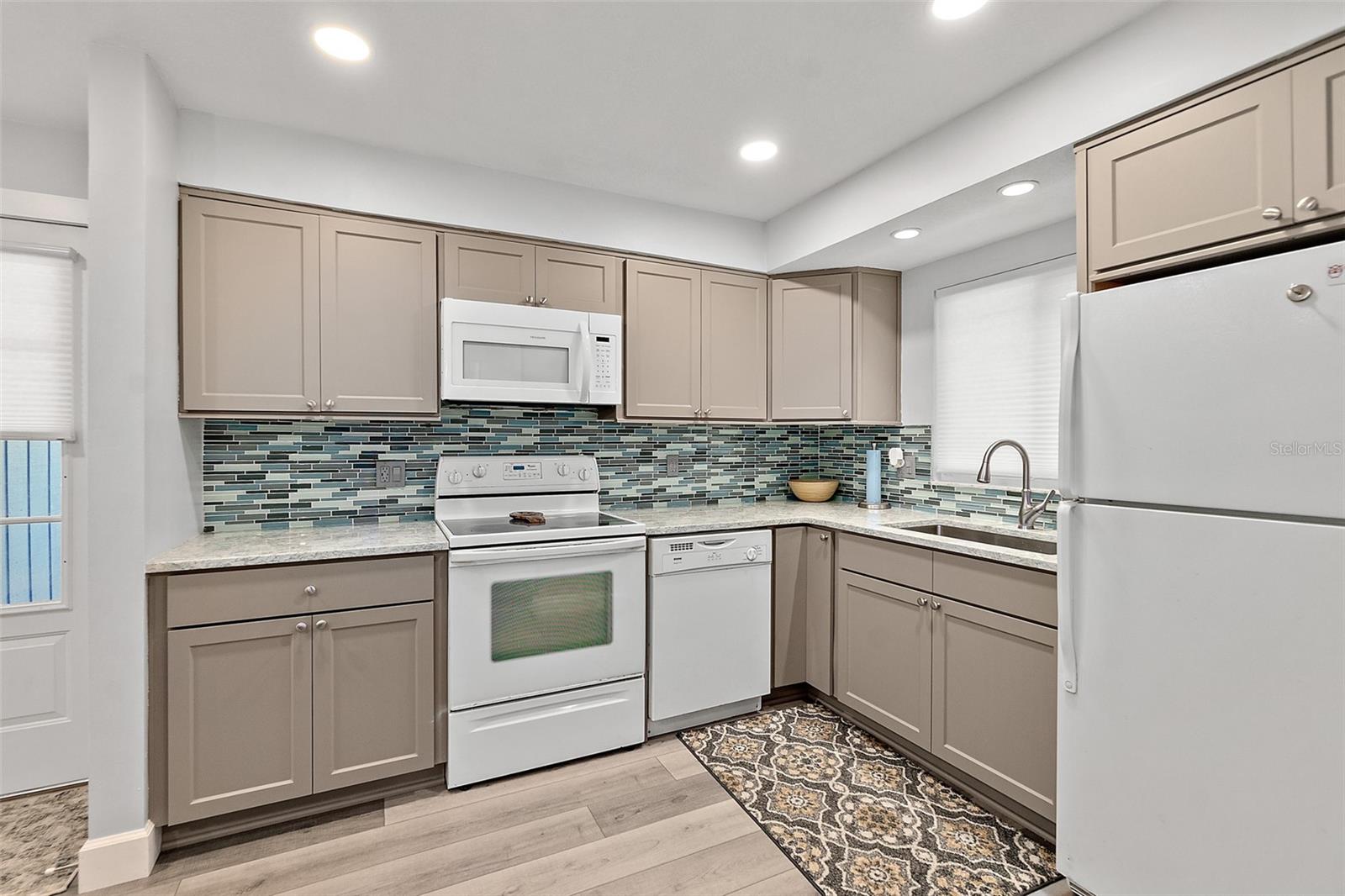 Image 7 of 38 For 809 14th Avenue