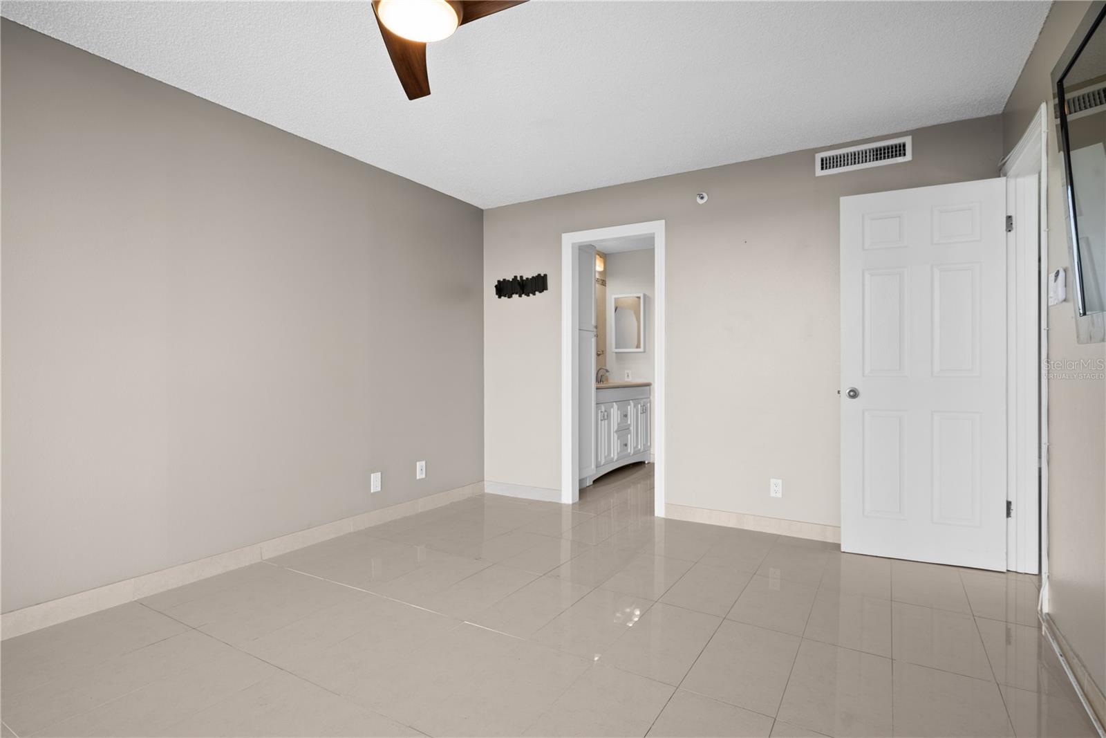 Image 15 of 32 For 3211 Swann Avenue 808