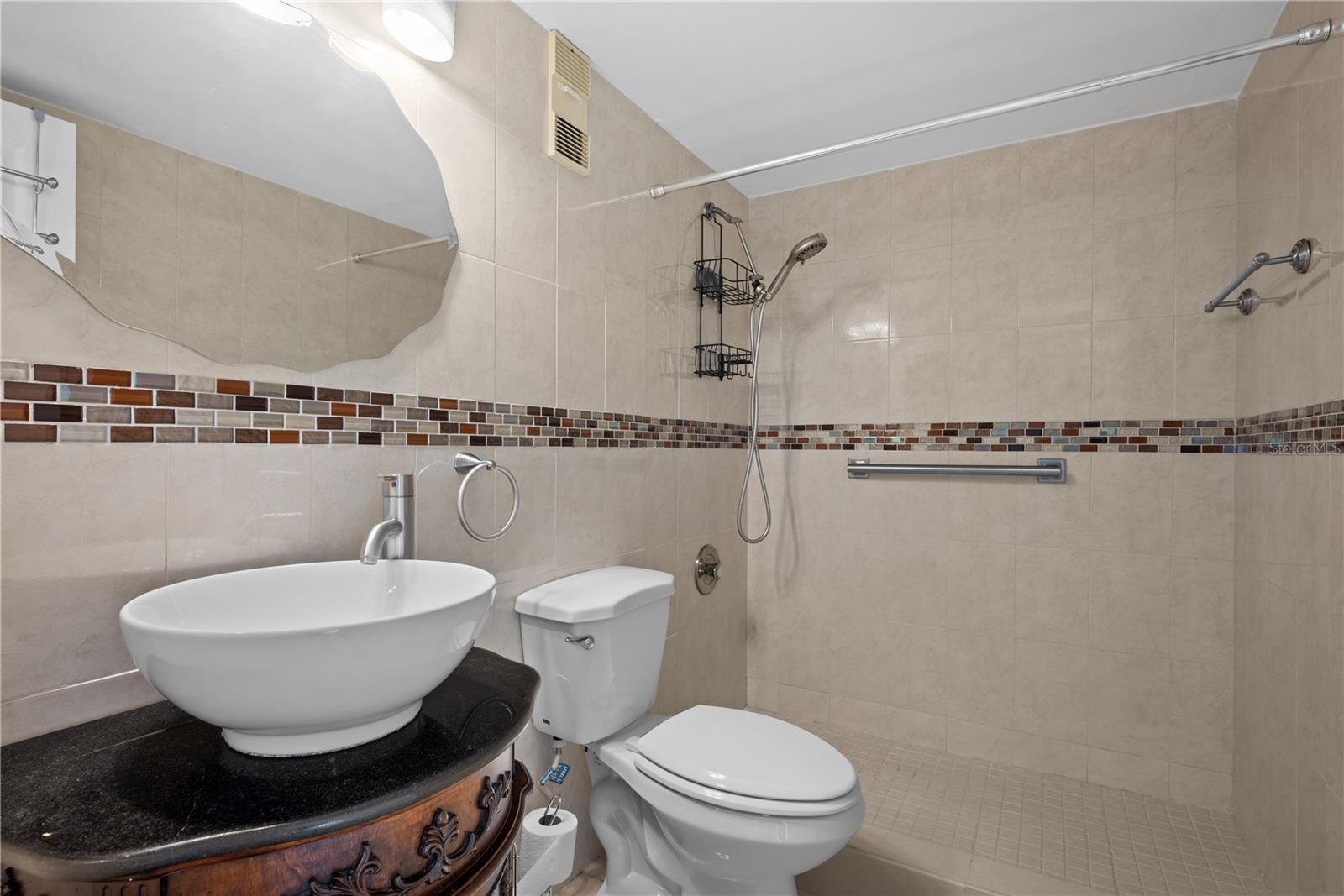 Image 21 of 32 For 3211 Swann Avenue 808