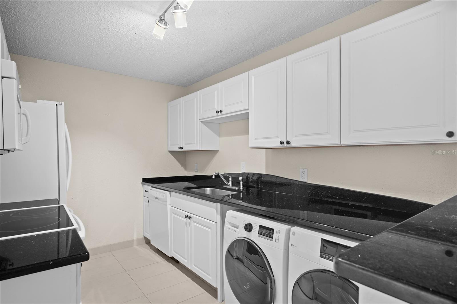 Image 4 of 32 For 3211 Swann Avenue 808