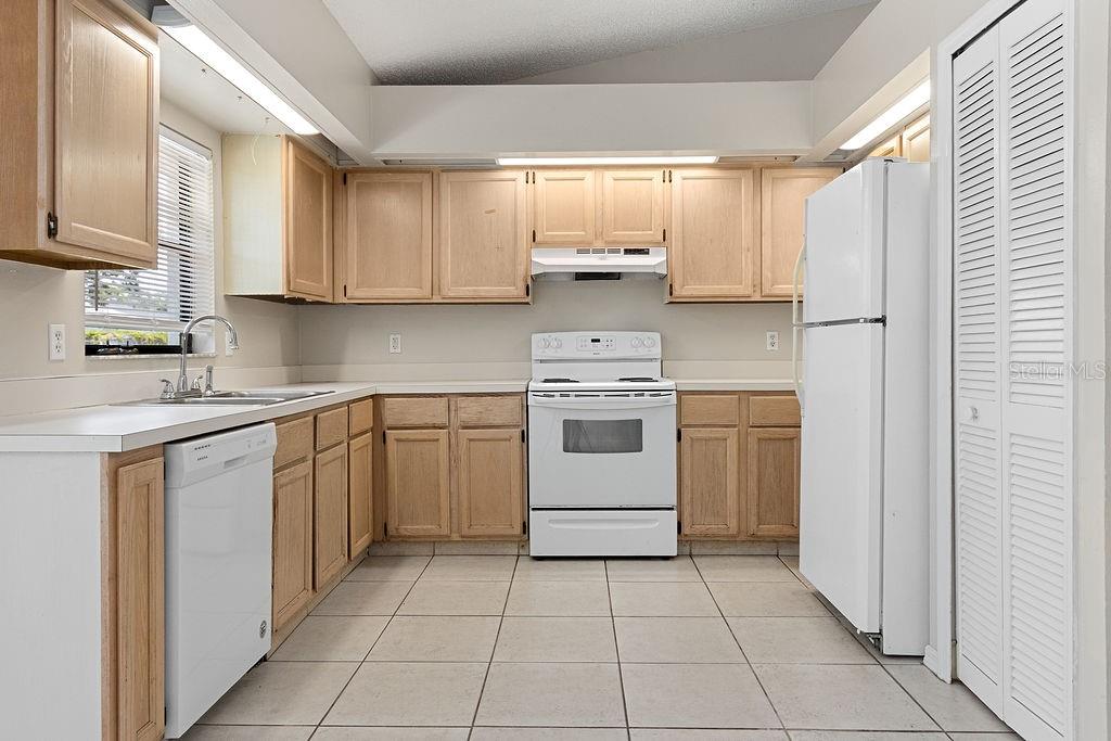 Image 7 of 14 For 1344 Bladon Avenue