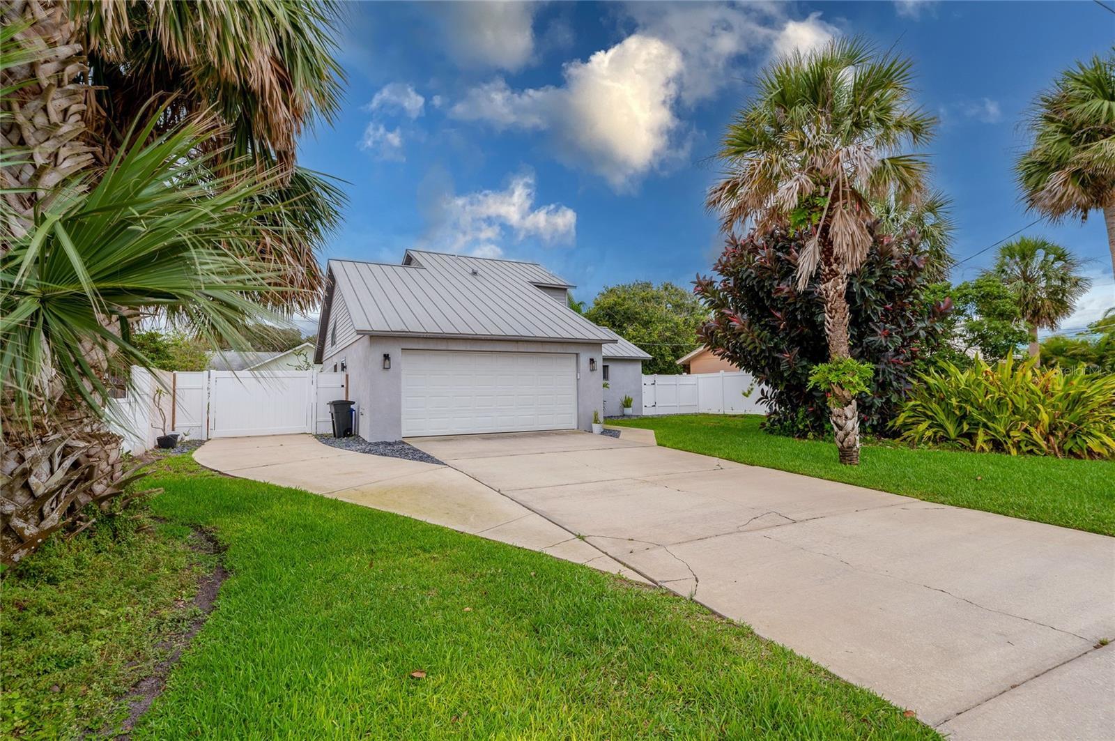 Image 3 of 33 For 4712 Dixie Drive