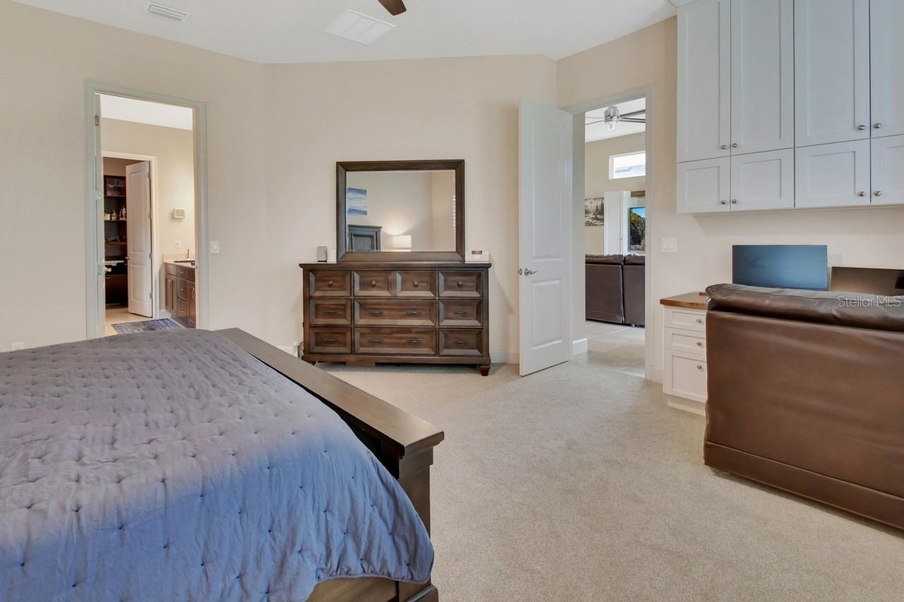Image 19 of 47 For 6254 Woodhaven Village Drive
