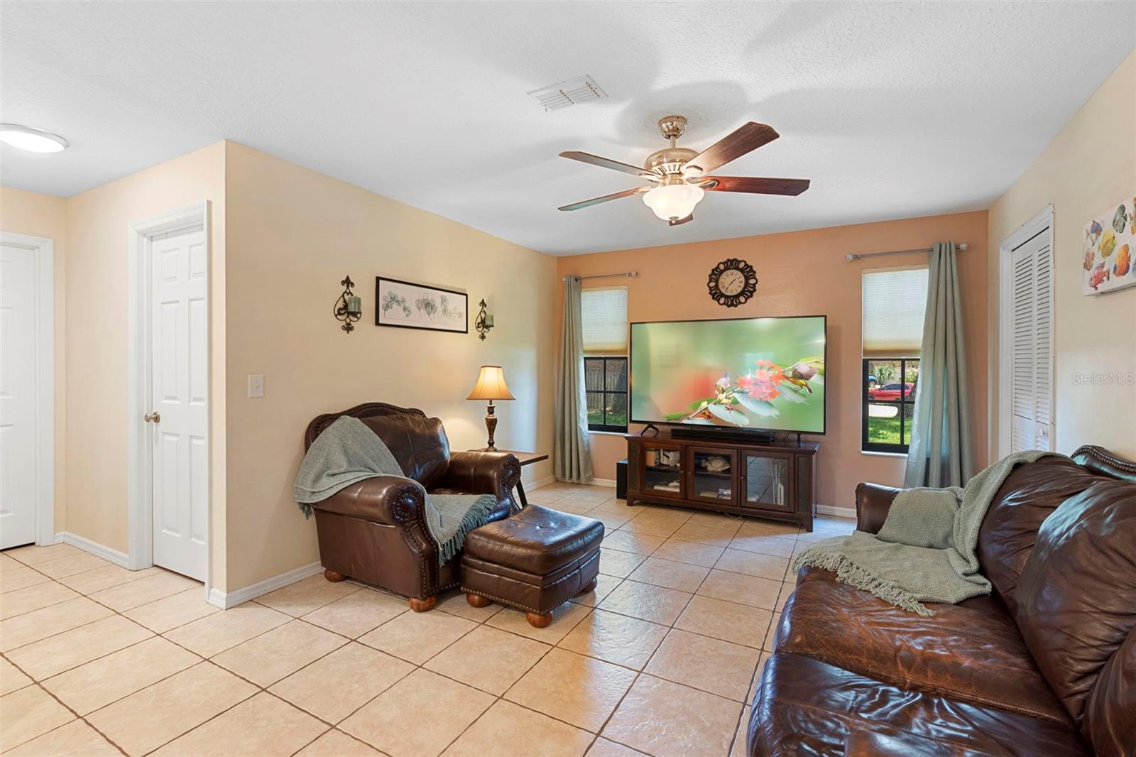 Image 21 of 46 For 25 Pine Glen Drive