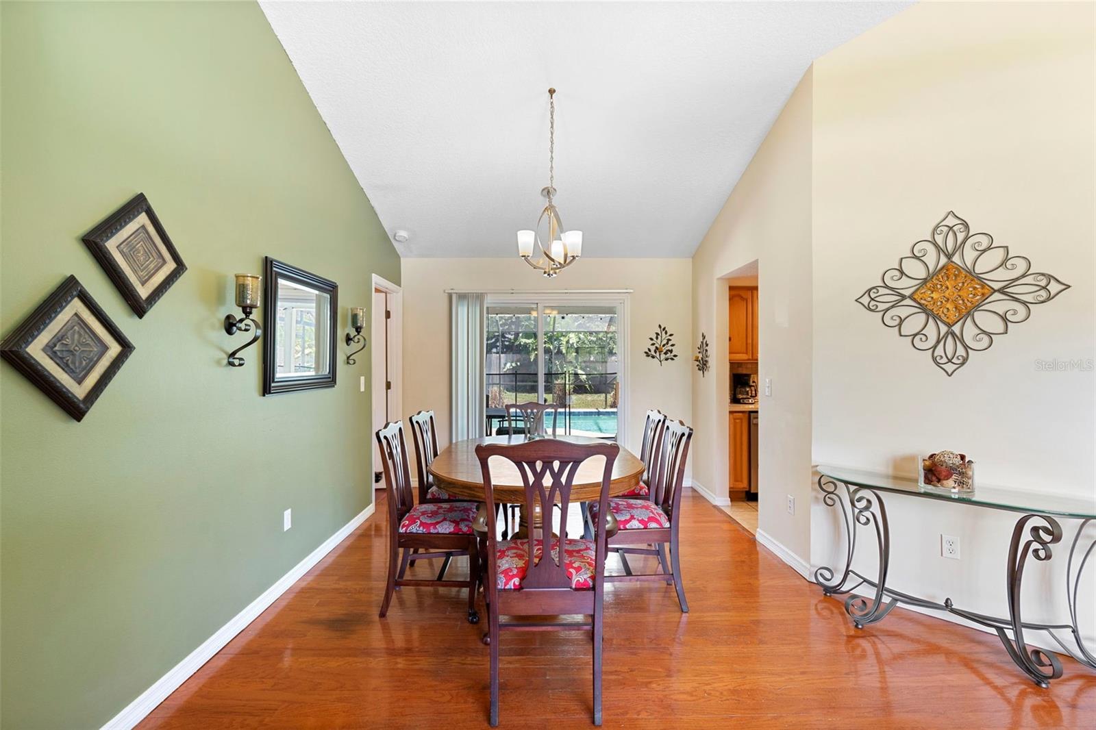 Image 30 of 46 For 25 Pine Glen Drive