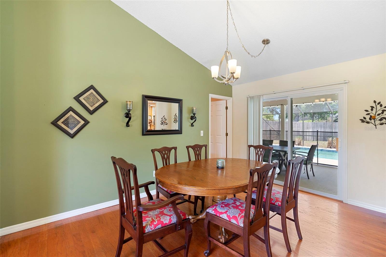 Image 32 of 46 For 25 Pine Glen Drive