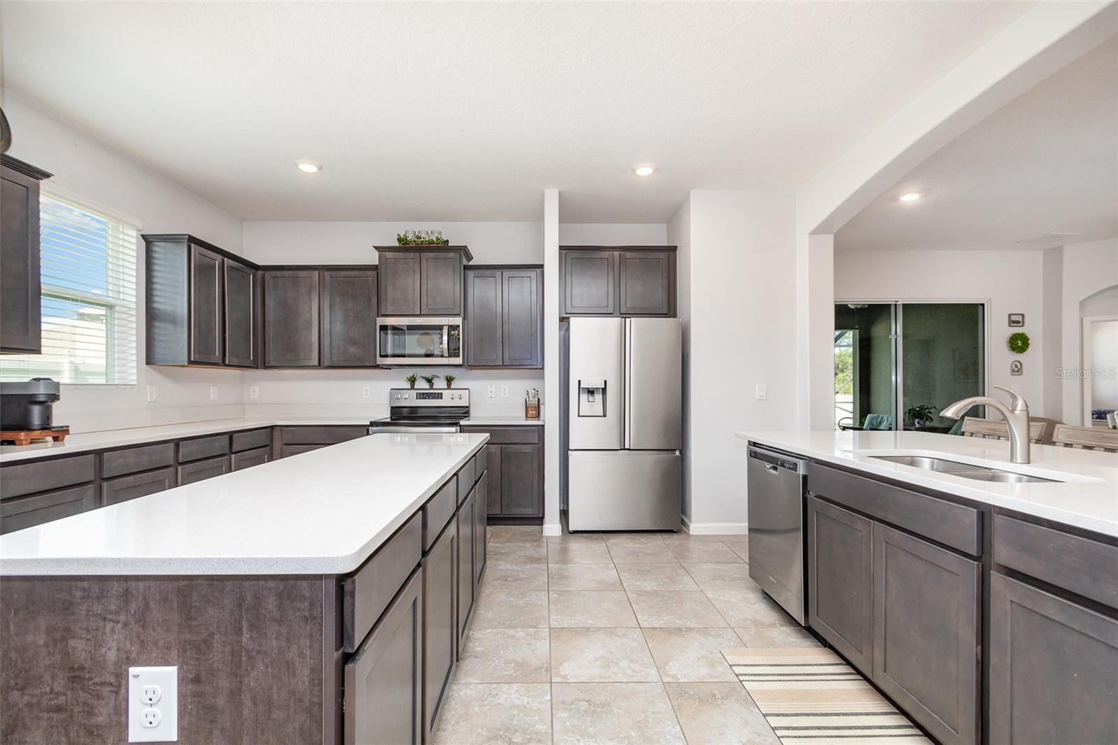 Image 14 of 38 For 684 Stonebriar Drive Se
