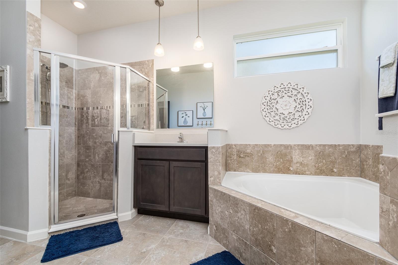 Image 21 of 38 For 684 Stonebriar Drive Se