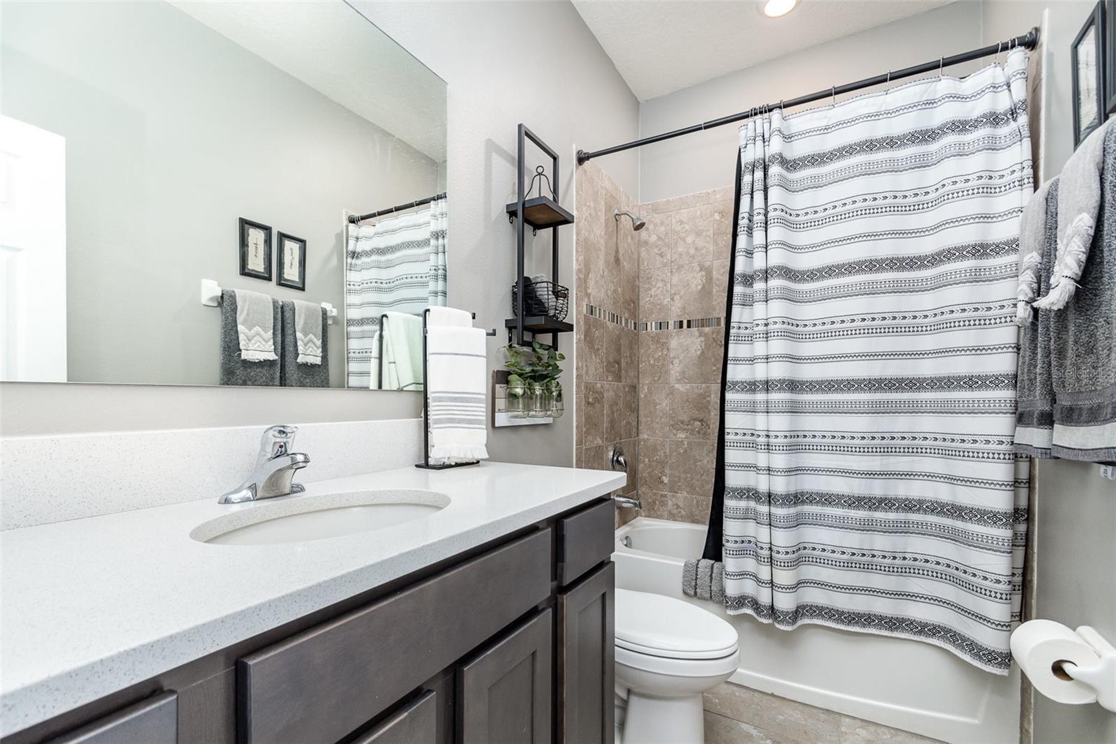 Image 24 of 38 For 684 Stonebriar Drive Se