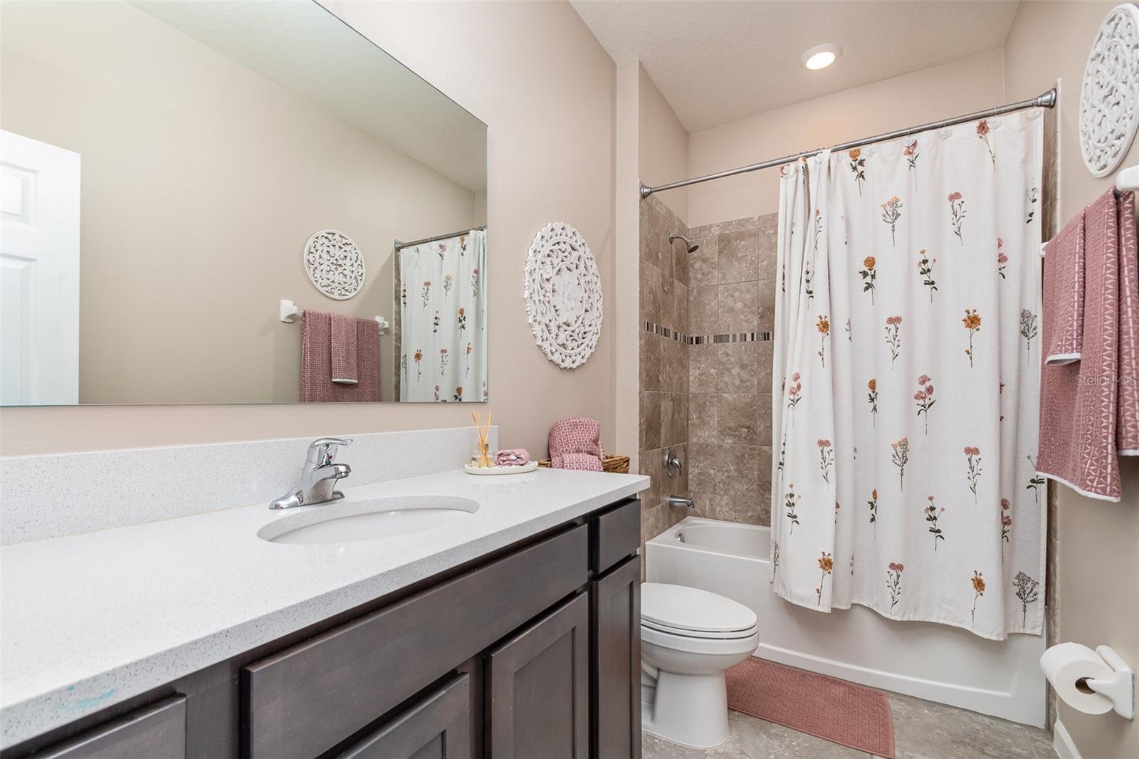 Image 29 of 38 For 684 Stonebriar Drive Se
