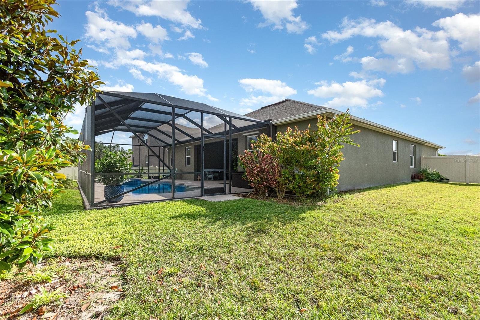 Image 33 of 38 For 684 Stonebriar Drive Se