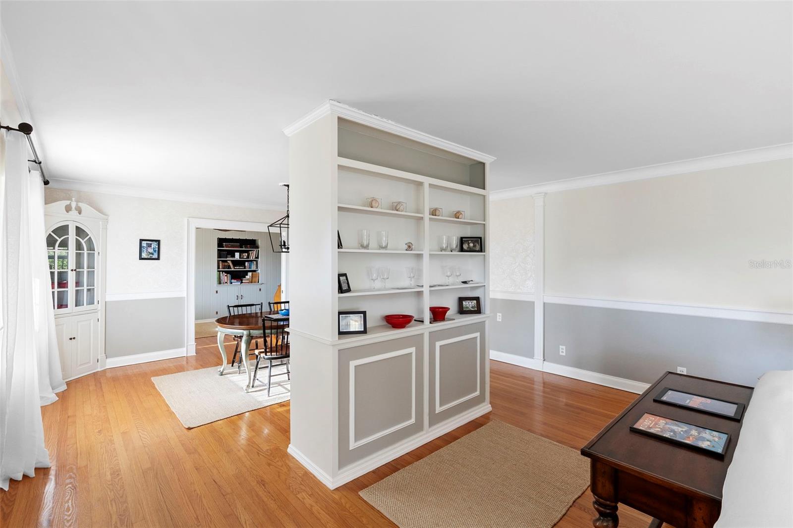 Image 10 of 39 For 701 Tuxedo Avenue