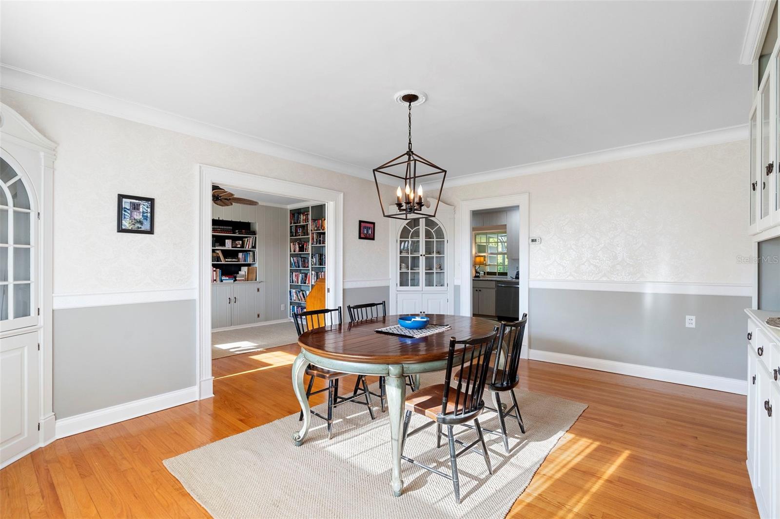 Image 11 of 39 For 701 Tuxedo Avenue