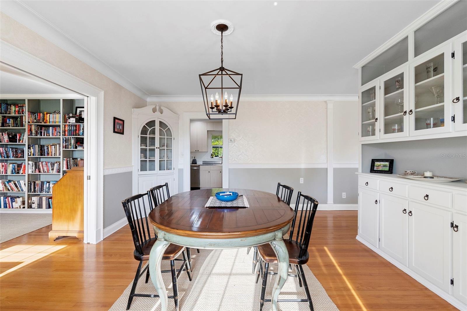 Image 12 of 39 For 701 Tuxedo Avenue
