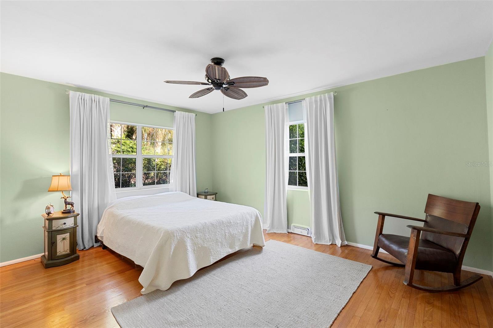 Image 28 of 39 For 701 Tuxedo Avenue