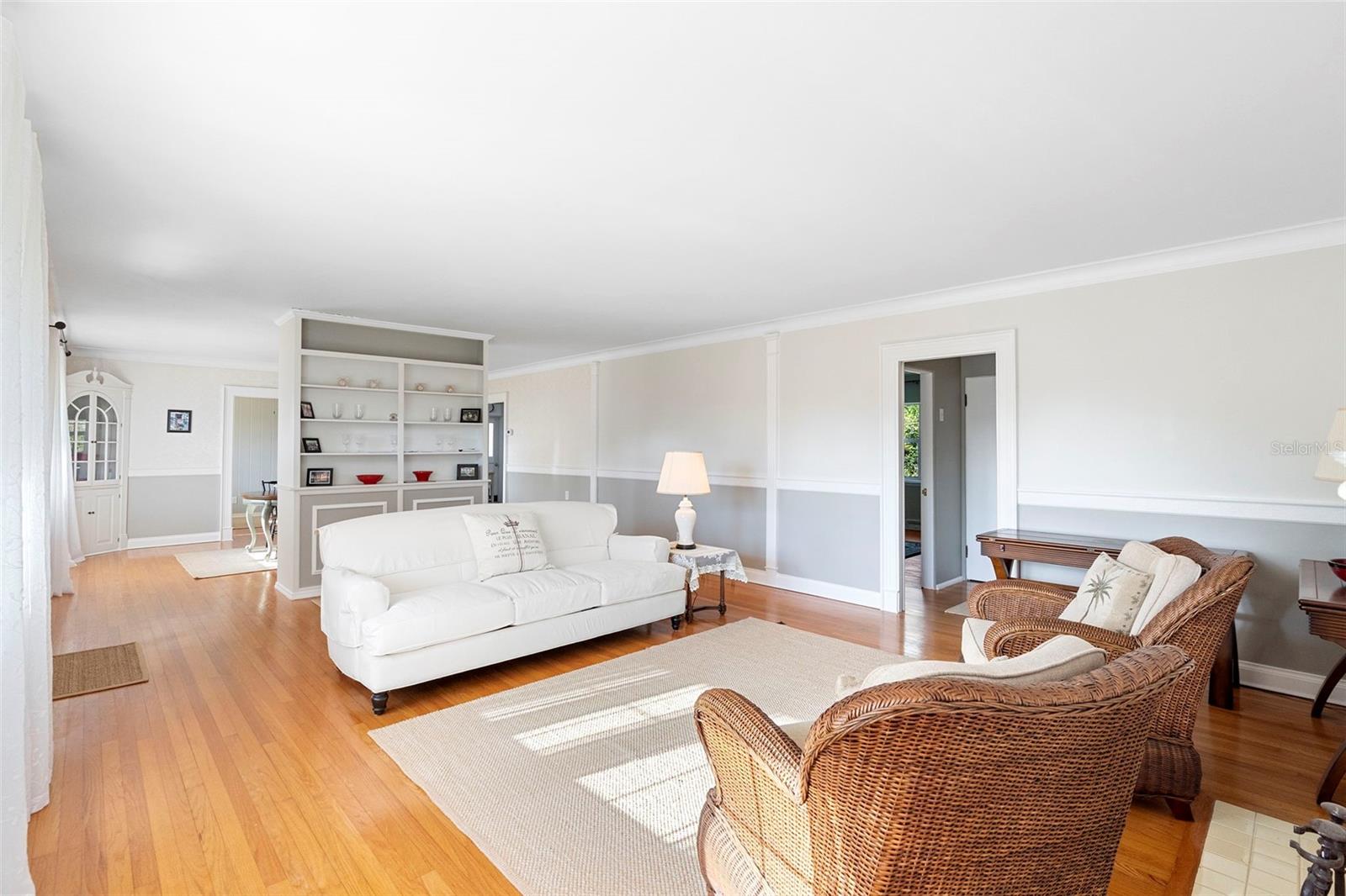 Image 6 of 39 For 701 Tuxedo Avenue