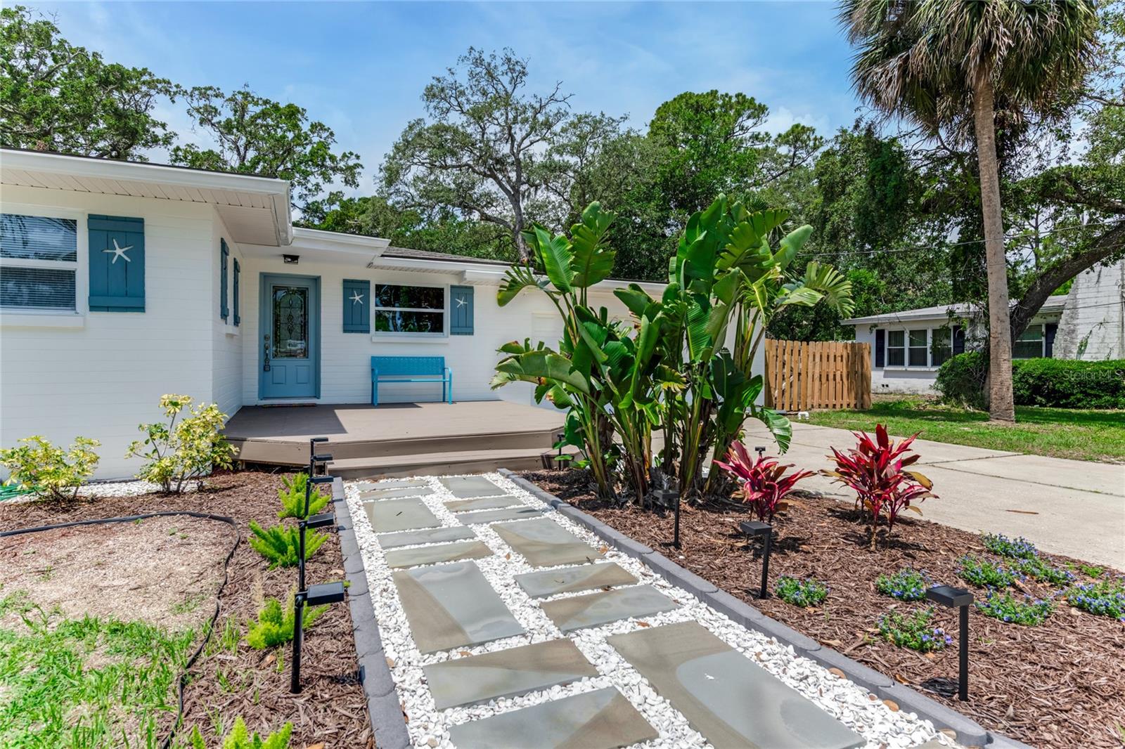 Image 13 of 18 For 556 Beach Street