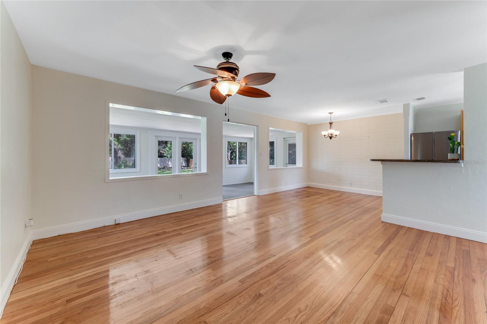 Image 2 of 18 For 556 Beach Street