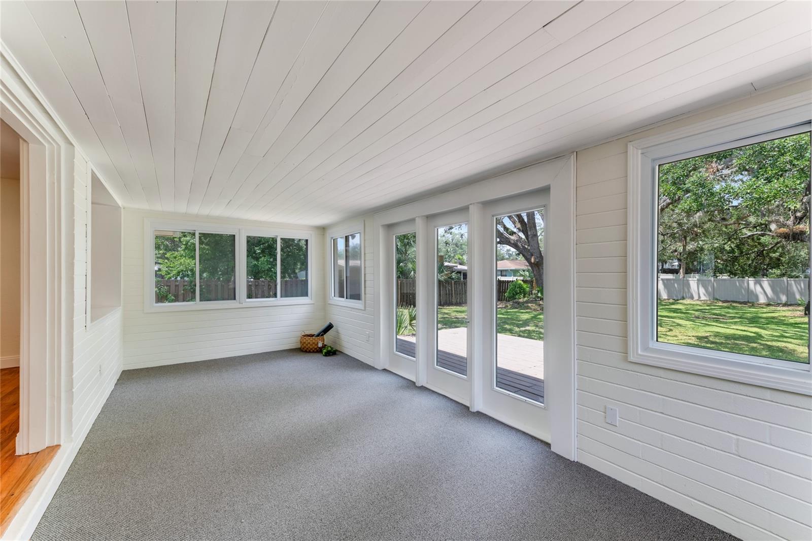 Image 4 of 18 For 556 Beach Street