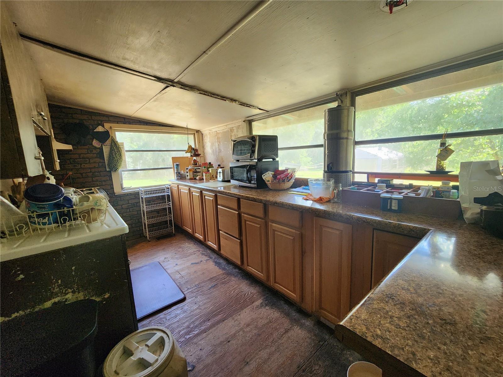 Image 6 of 28 For 1880 Sparkman Avenue