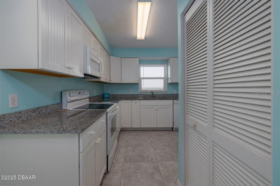 Image 17 of 27 For 3170 Ocean Shore Boulevard 5010