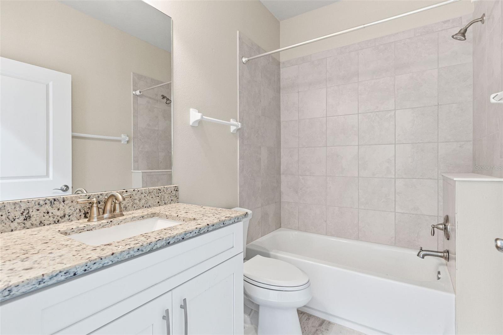 Image 11 of 47 For 3402 Torre Boulevard
