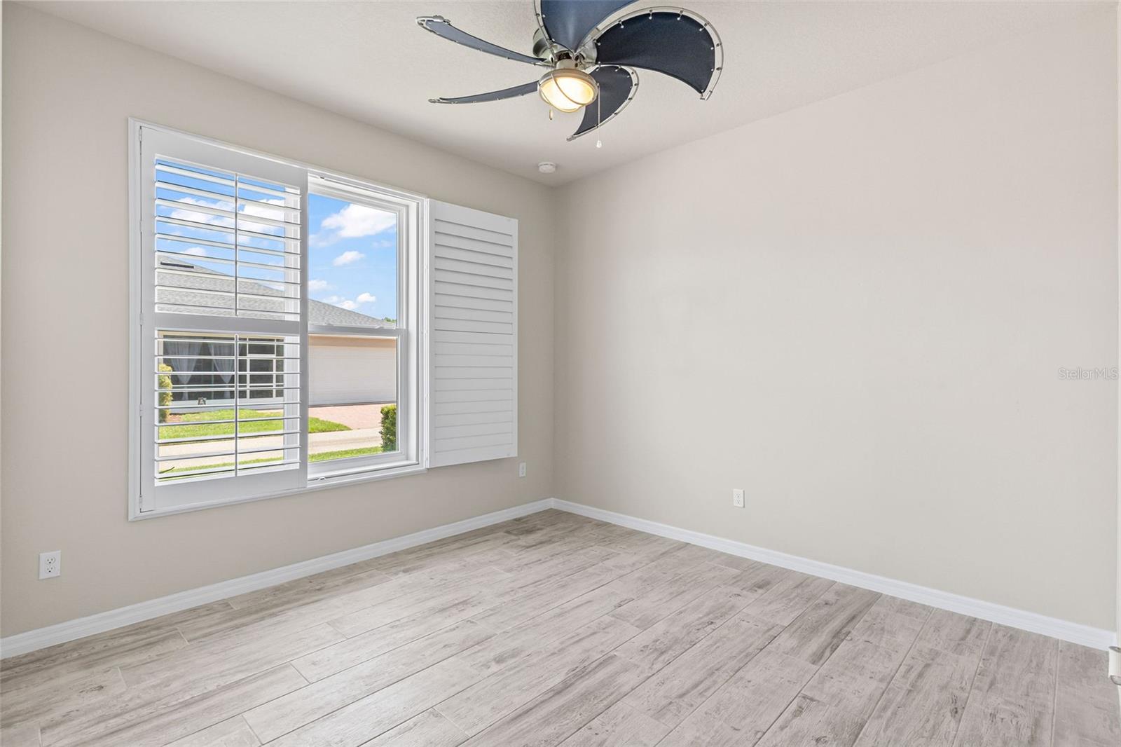 Image 12 of 47 For 3402 Torre Boulevard