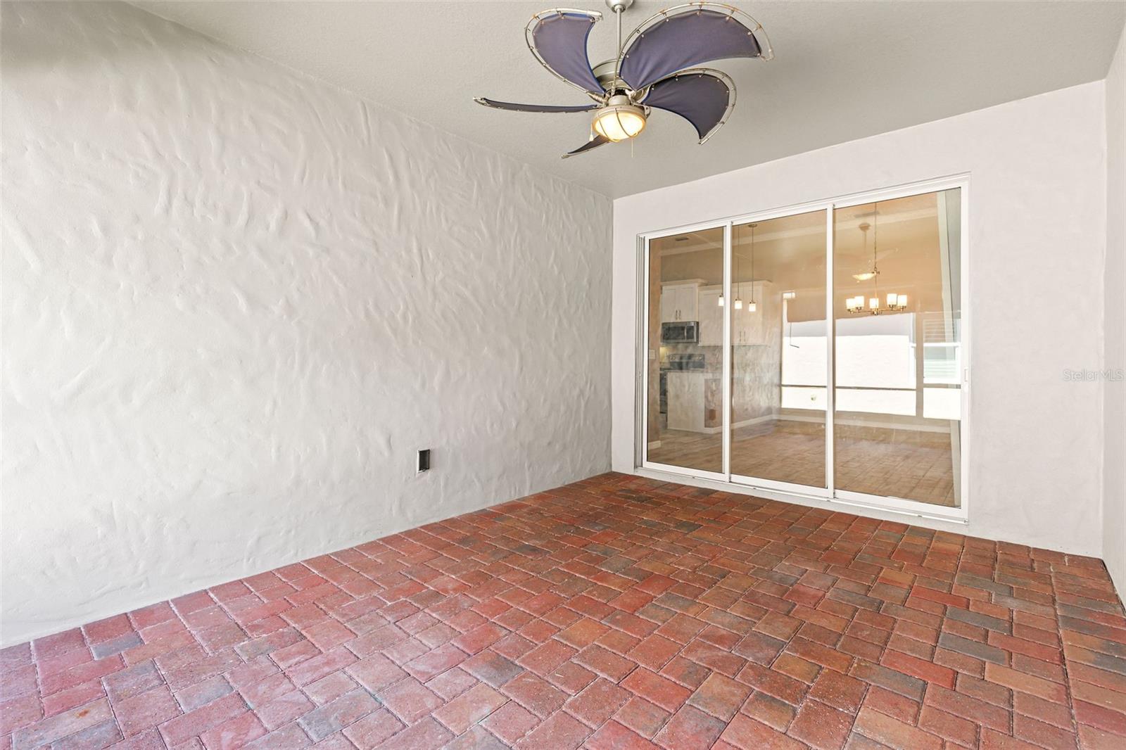 Image 25 of 47 For 3402 Torre Boulevard