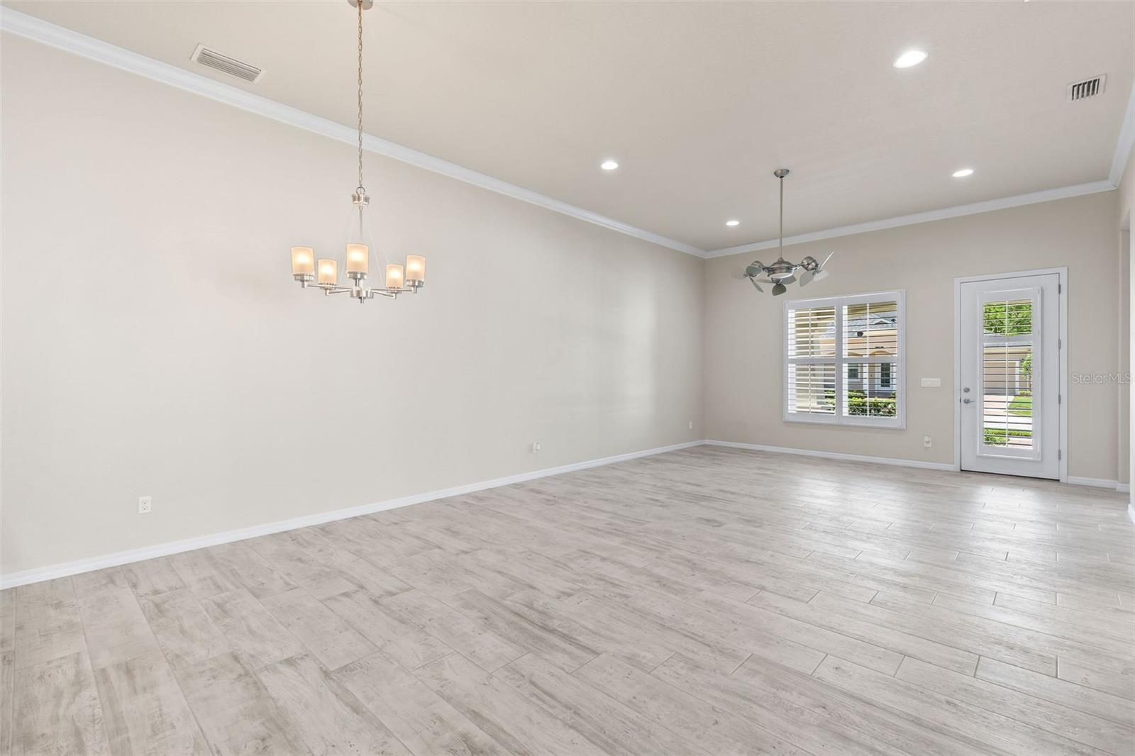 Image 4 of 47 For 3402 Torre Boulevard