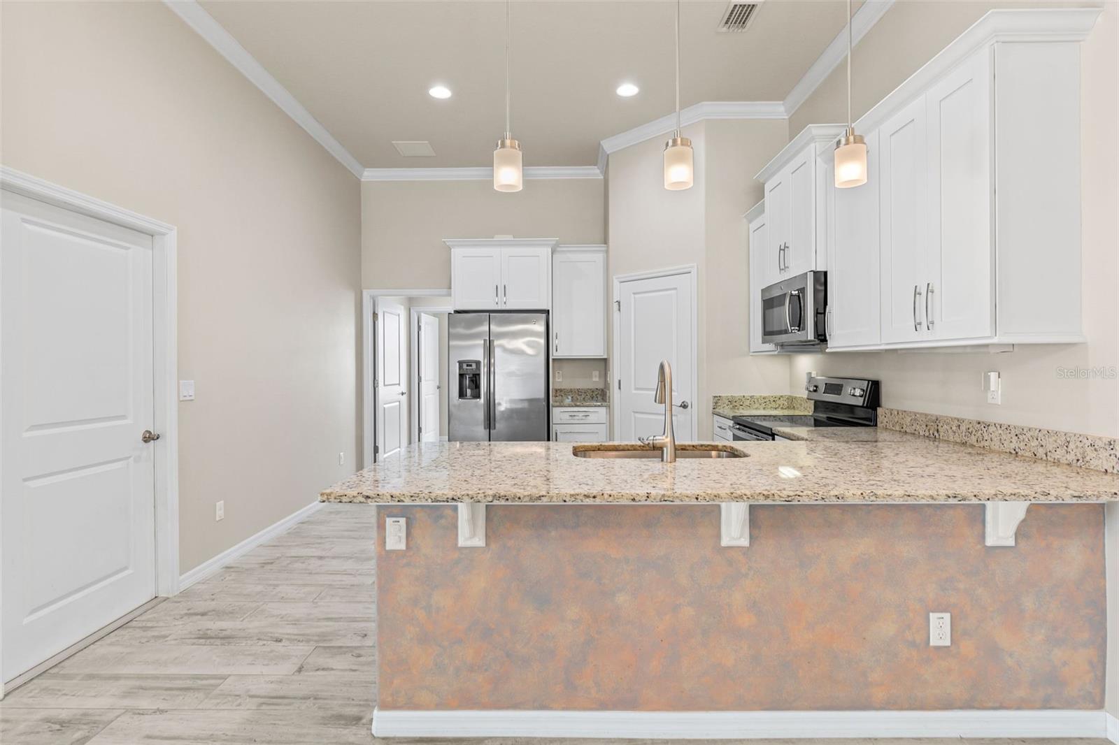 Image 6 of 47 For 3402 Torre Boulevard