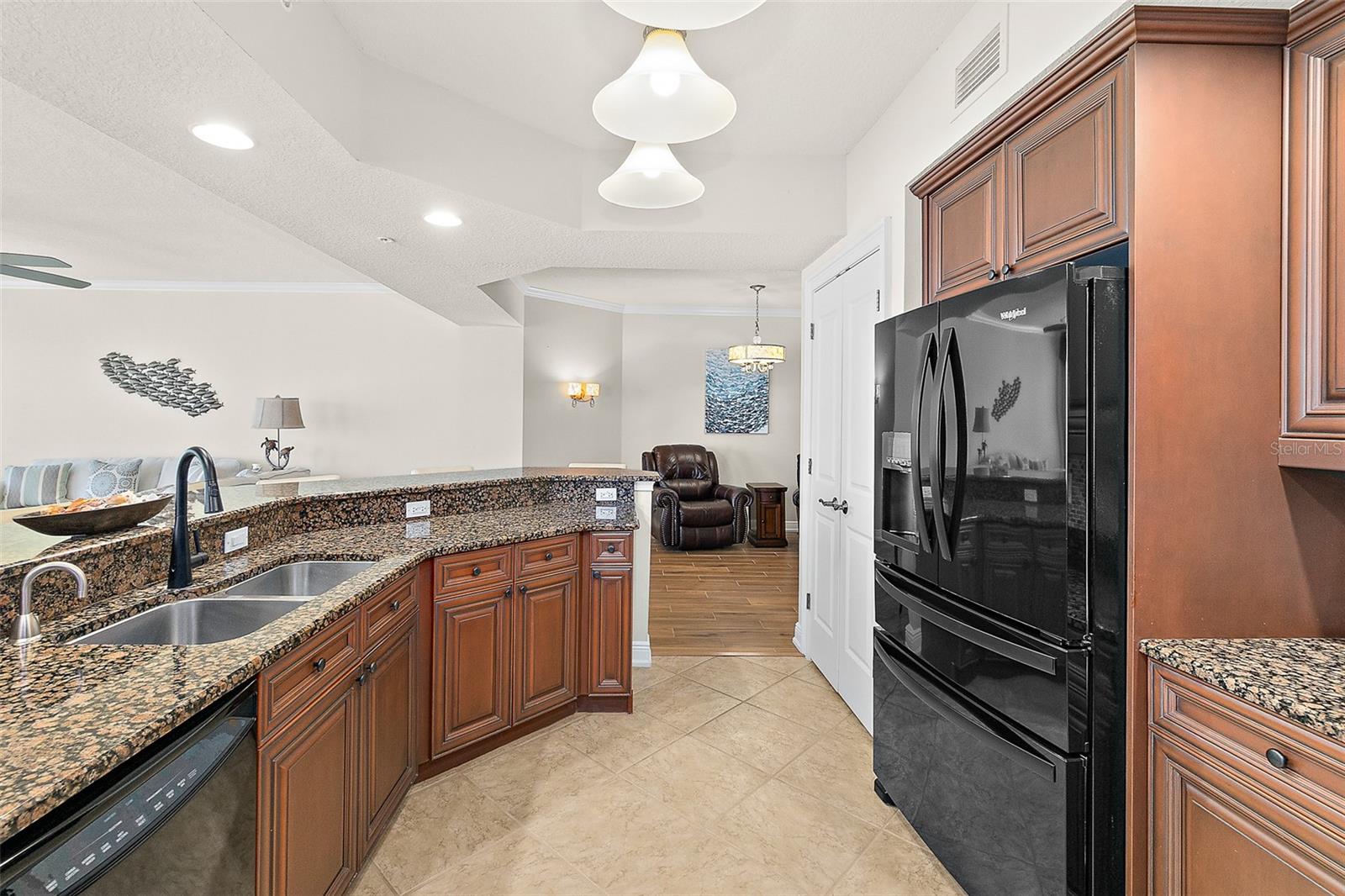 Image 16 of 60 For 2901 Atlantic Avenue 401
