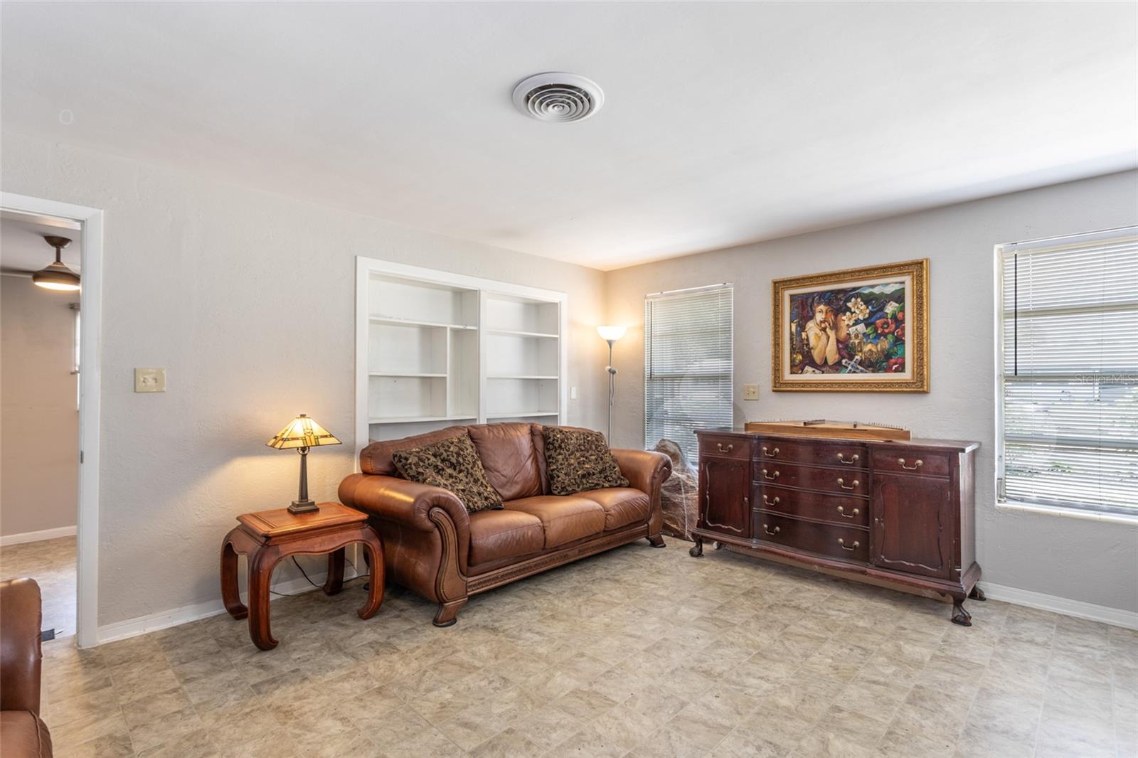 Image 10 of 27 For 1284 Vanderbilt Drive