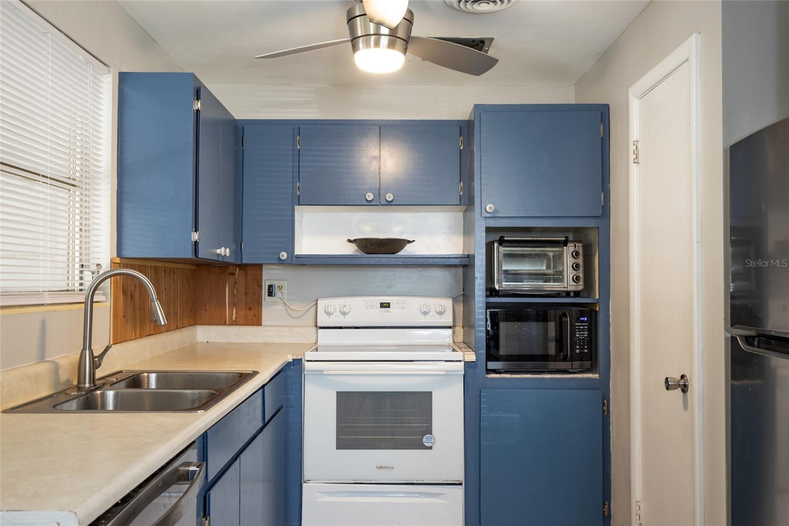 Image 4 of 27 For 1284 Vanderbilt Drive