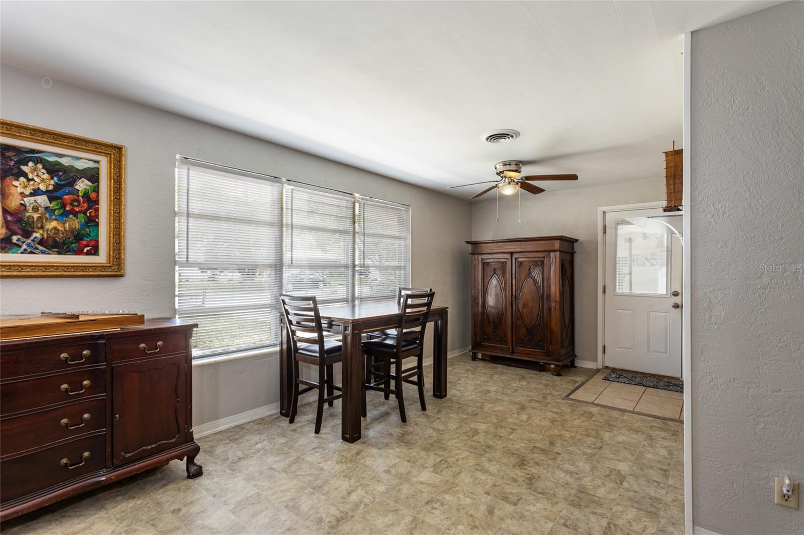 Image 7 of 27 For 1284 Vanderbilt Drive