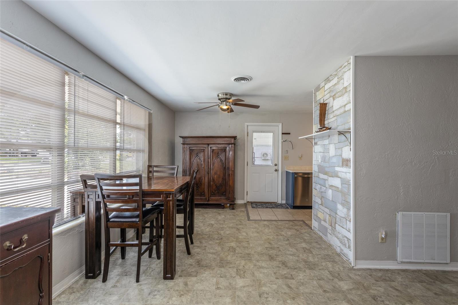 Image 8 of 27 For 1284 Vanderbilt Drive
