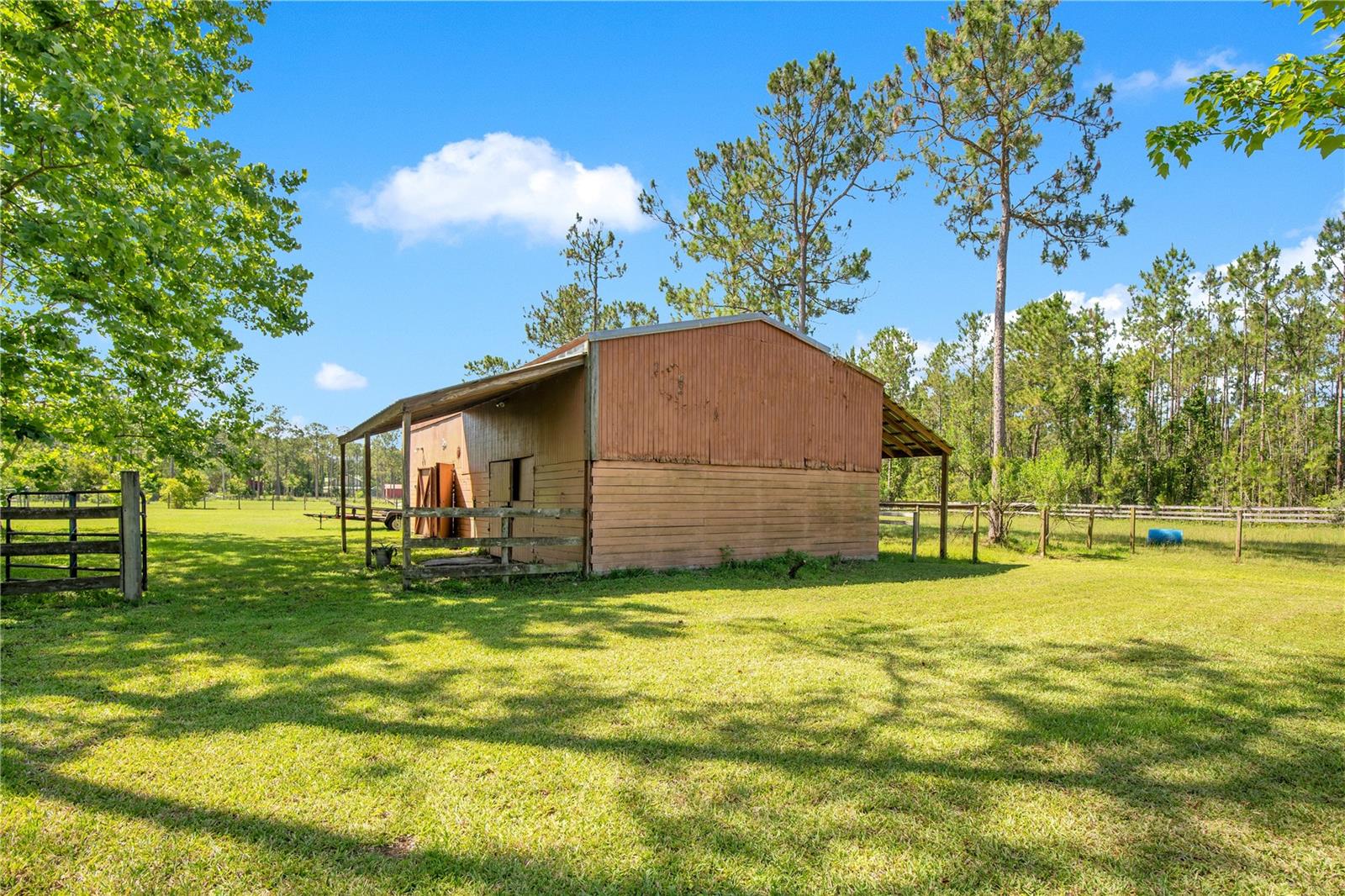 Image 36 of 53 For 140 Rodeo Road