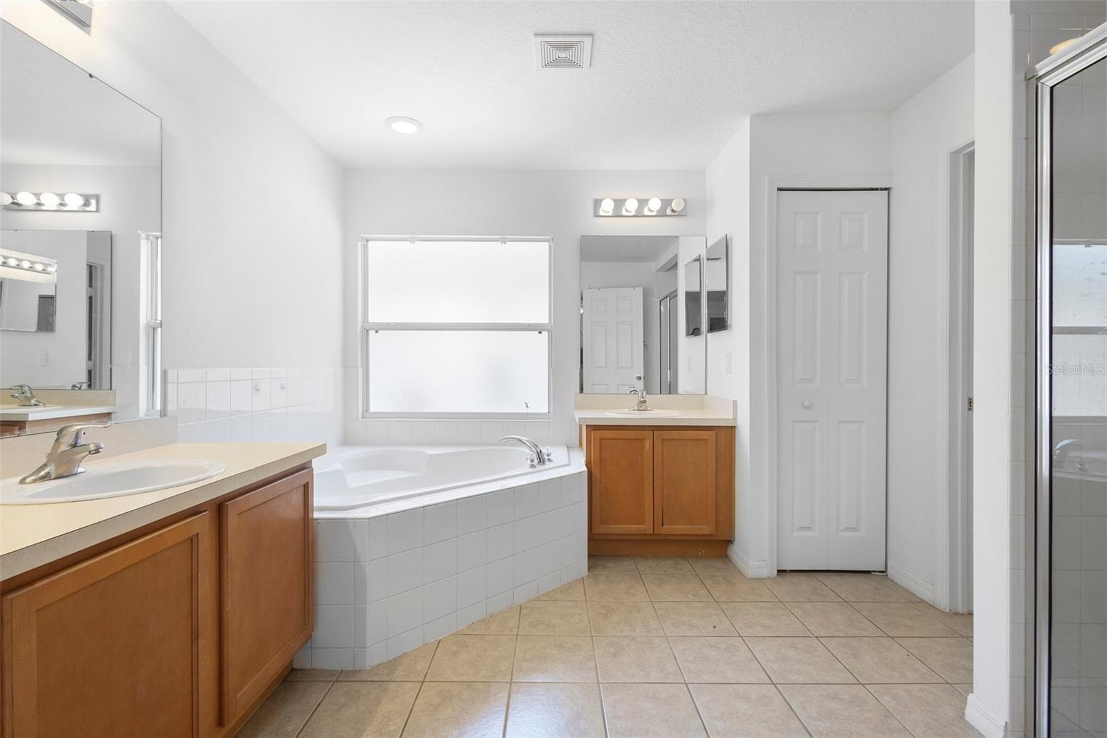 Image 23 of 42 For 700 Spring Cavern Avenue