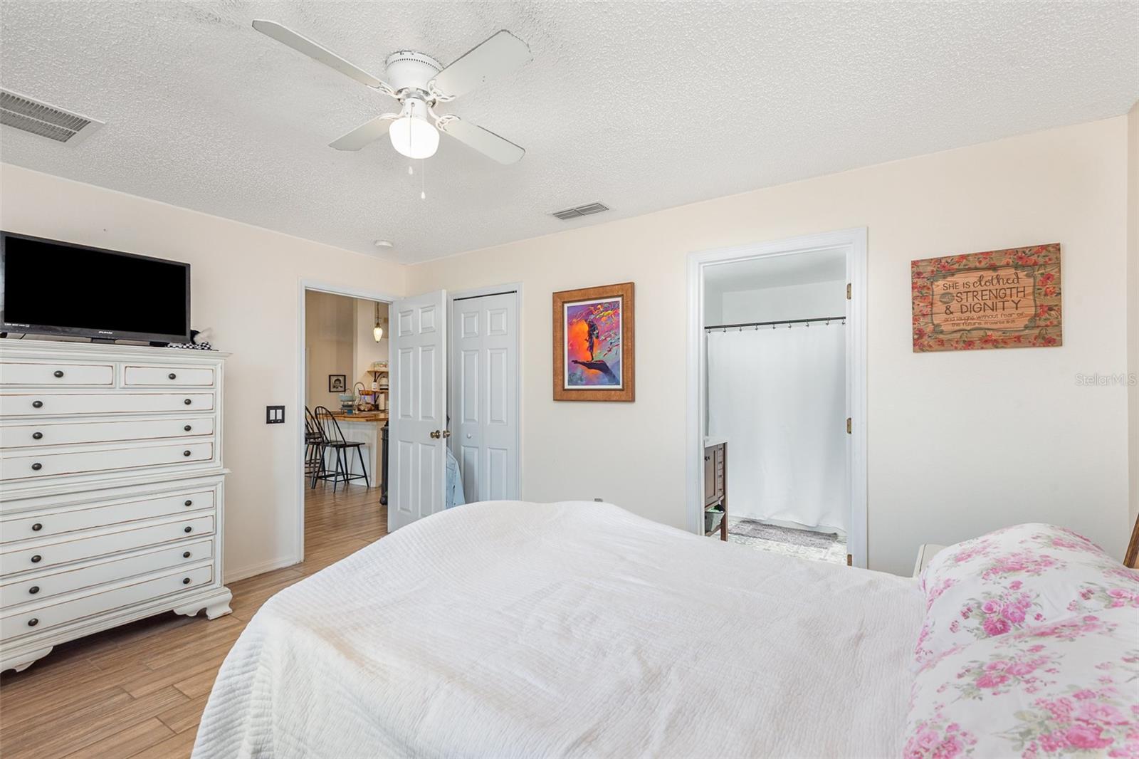 Image 16 of 27 For 2884 Sweet Springs Street